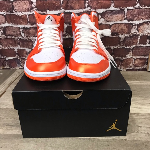 Air Jordan 1 Mid Electro Orange - Picture 3 of 6